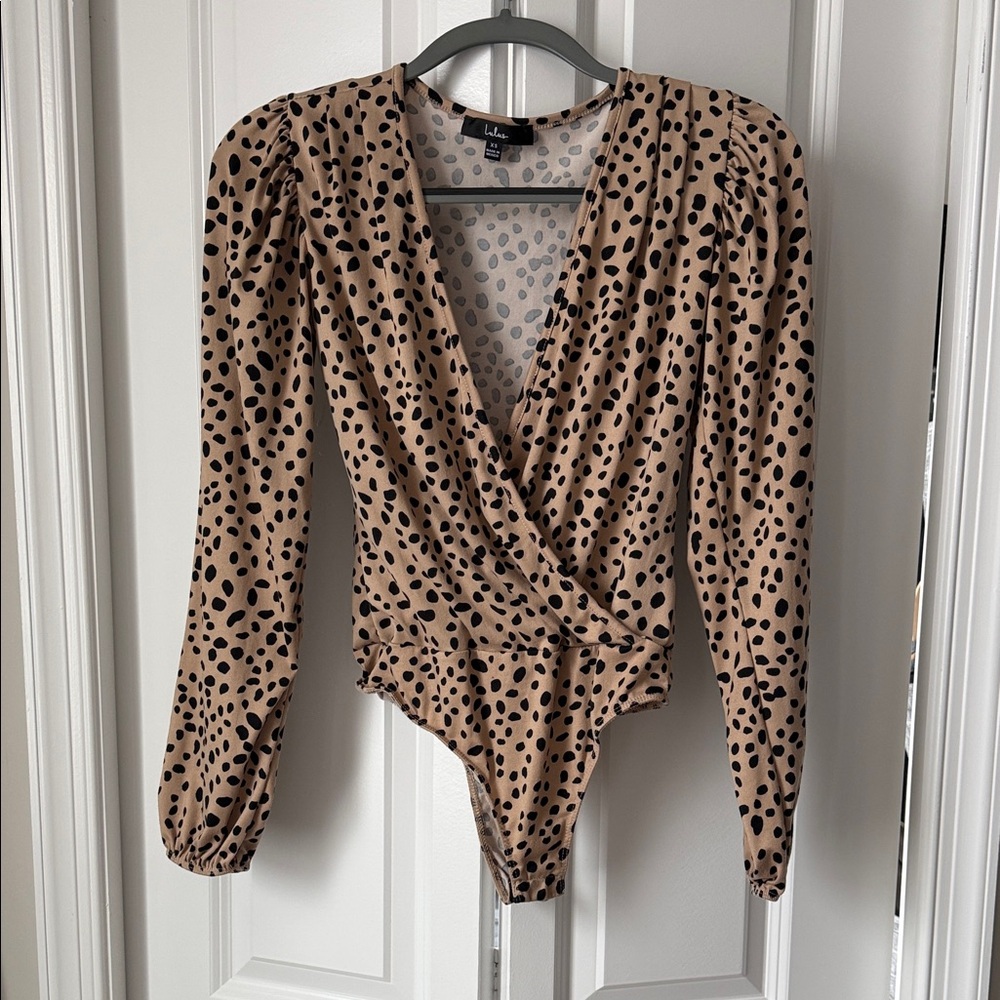 Lulu's Beige and Black Patterned Top